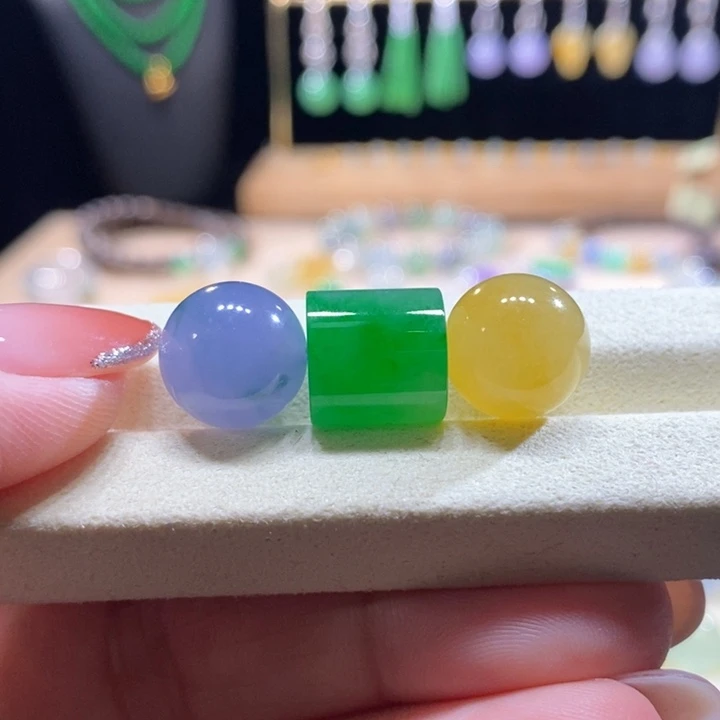 翡翠未镶嵌吊坠(不含链)翡翠冰三彩珠