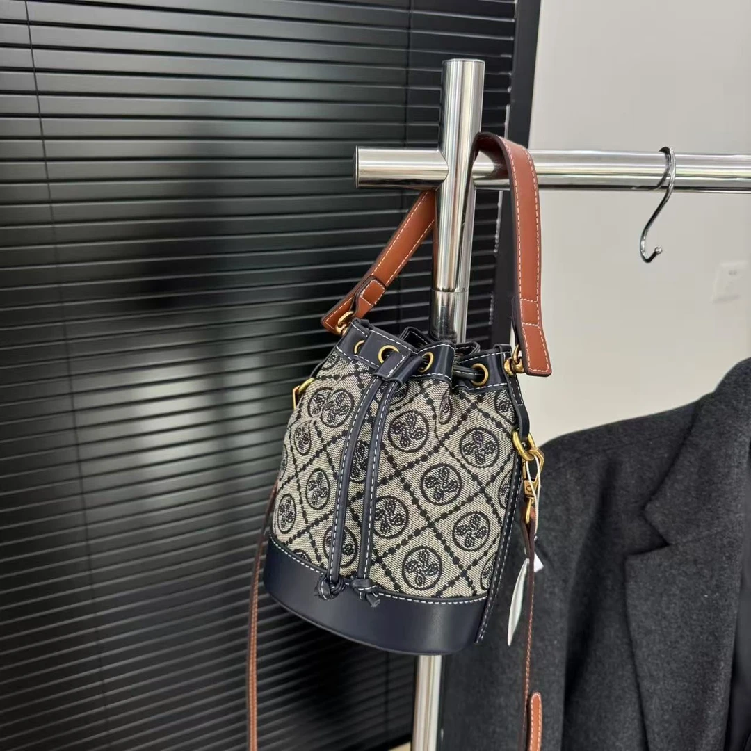 精致感百搭复古小众手提斜跨女包小号水桶包包【8012蓝】