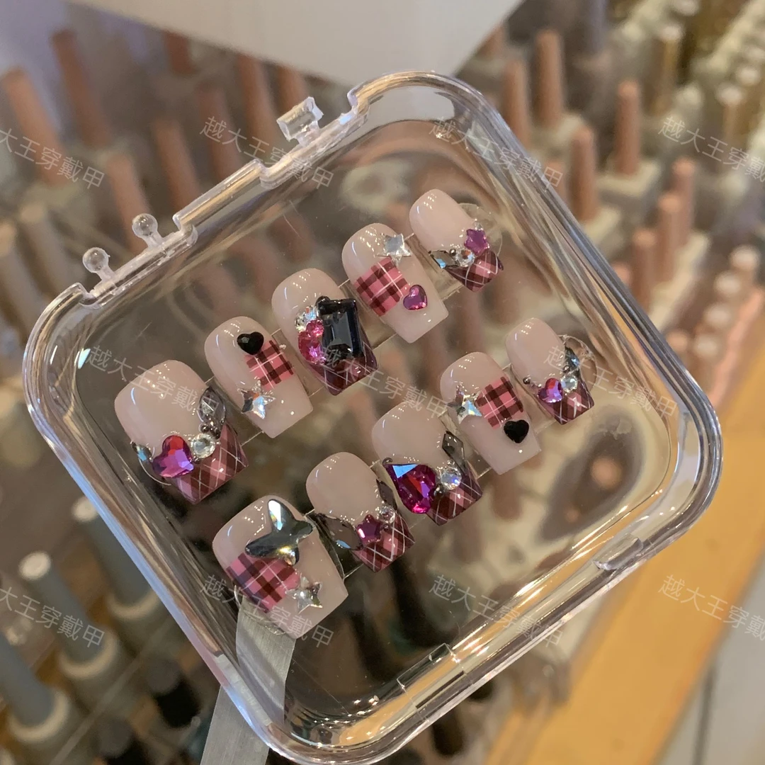 越大王 全华 可爱粉黑双拼色JK格纹高端定制纯手工穿戴美甲