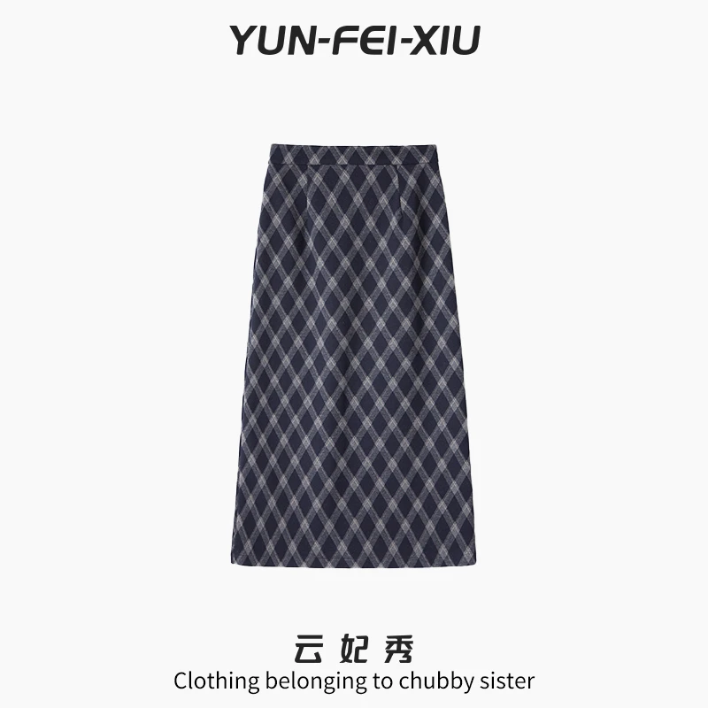 云妃秀大码女装半身裙蓝灰菱格纹时尚休闲宽松显瘦胖妹妹冬80560