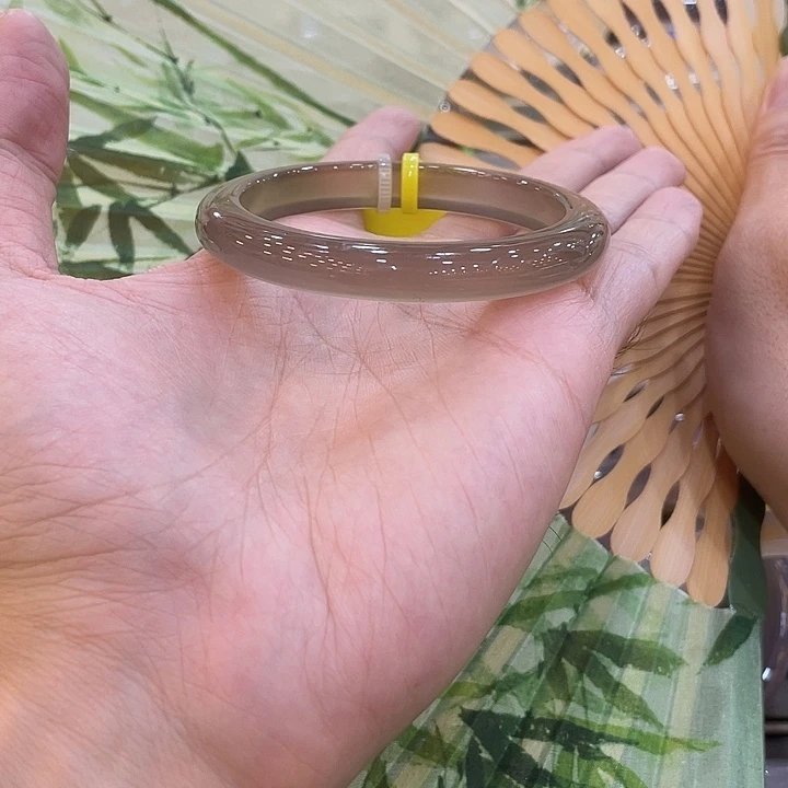 玛瑙/玉髓手镯未镶嵌?****z