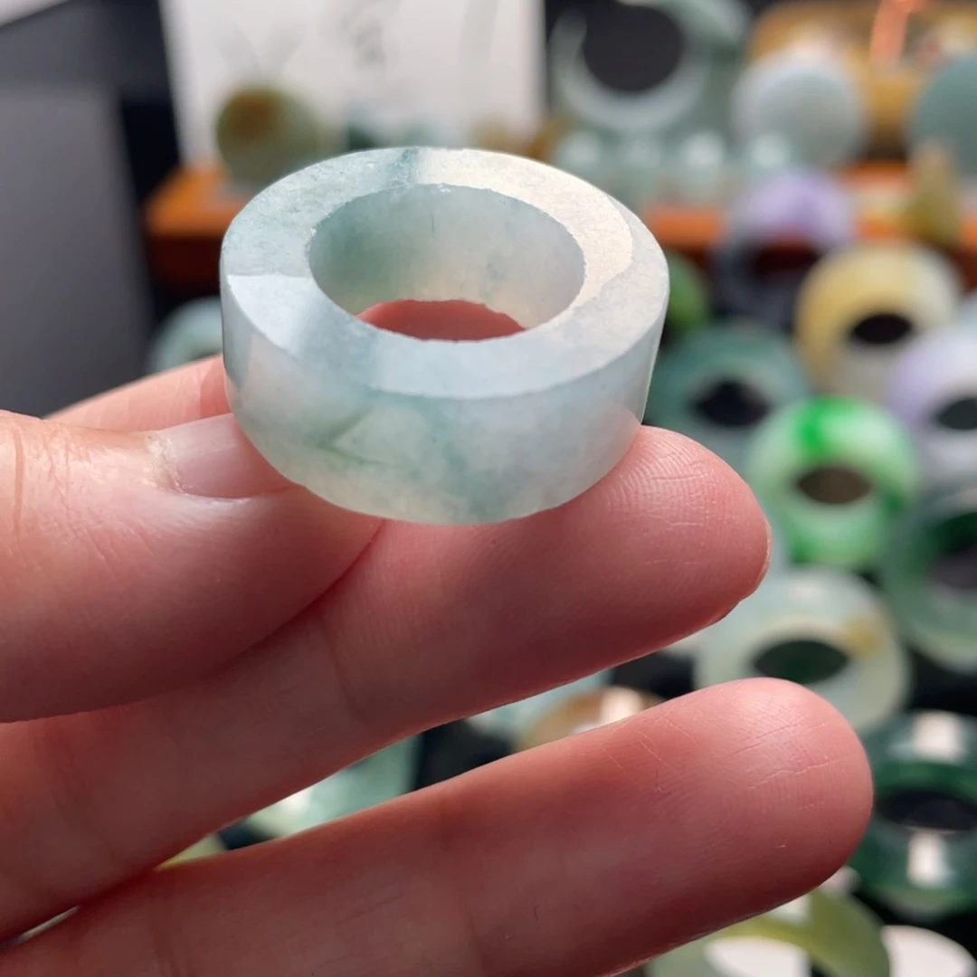 定制翡翠未镶嵌戒指