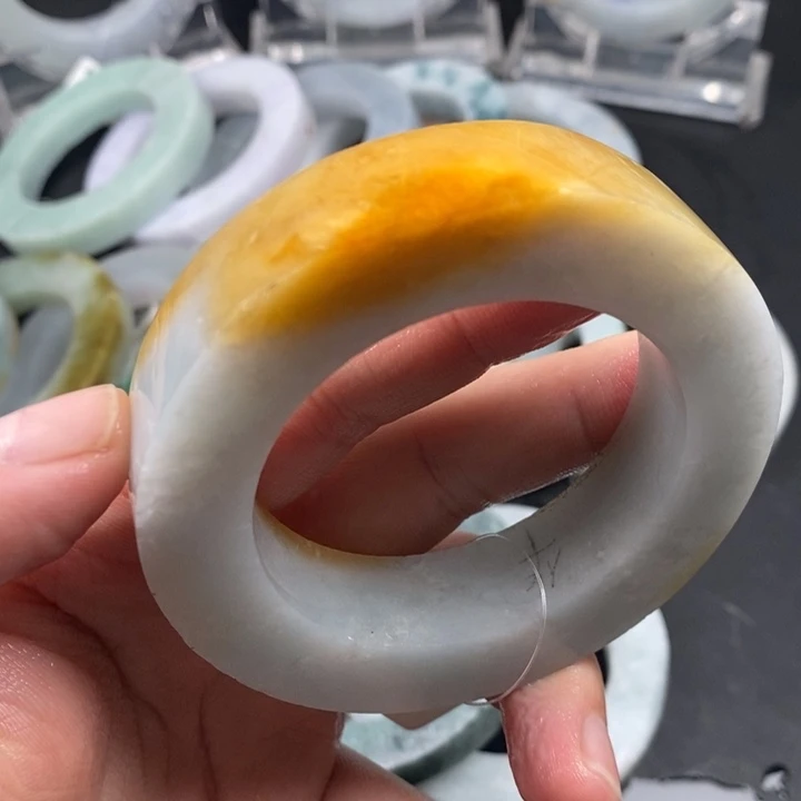 用***桐定制翡翠未镶嵌翡翠