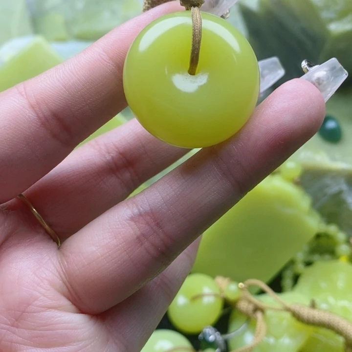 随***安布新疆黄玉平安扣吊坠