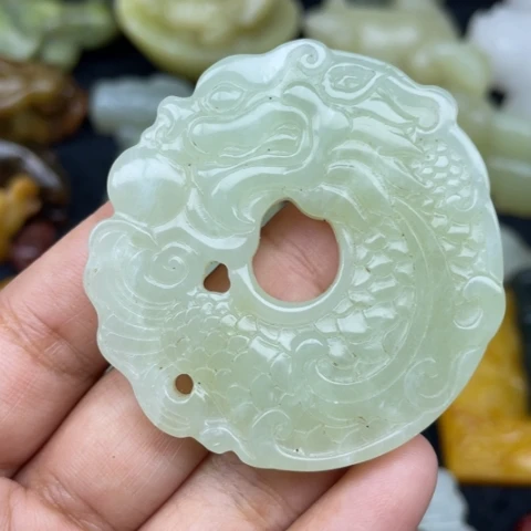蛇纹石玉未镶嵌颈饰74