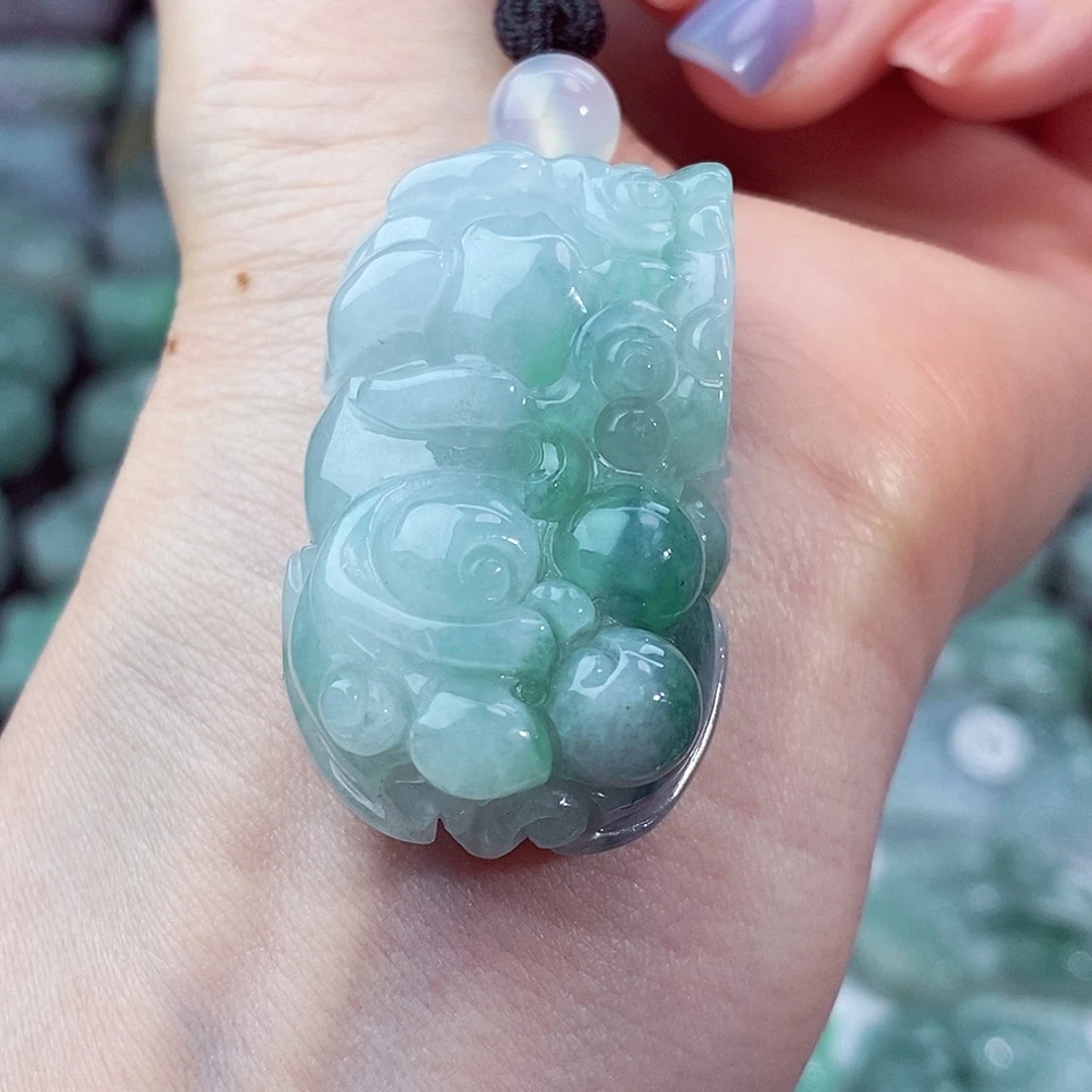 颈饰未镶嵌翡翠天然