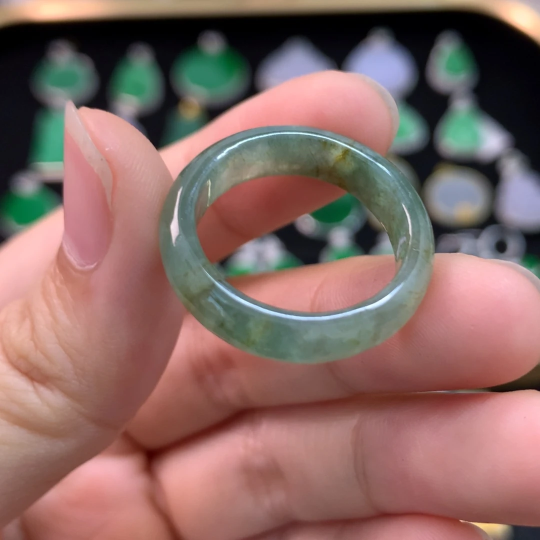 翡翠未镶嵌戒圈有纹