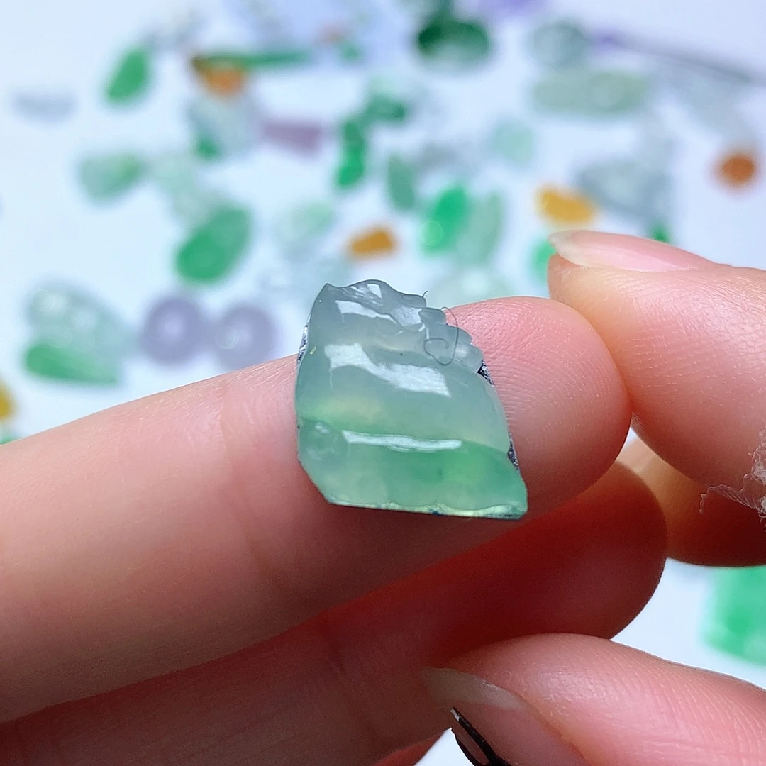 翡翠未镶嵌颈饰鹿