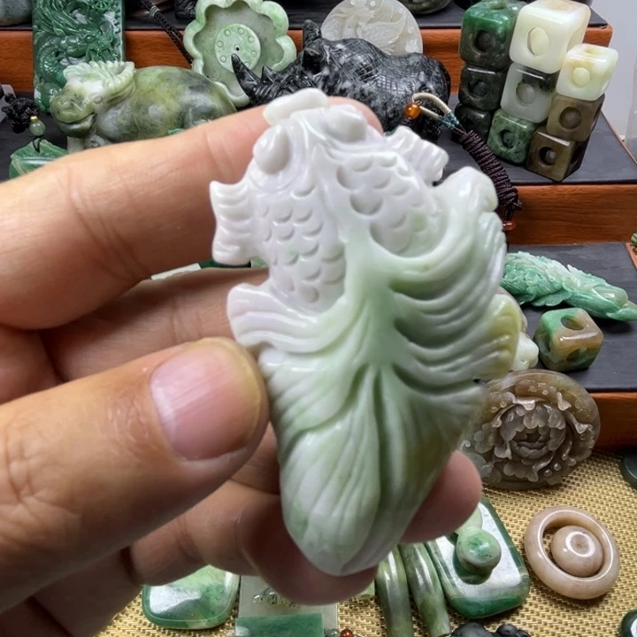 独山玉未镶嵌珠宝半成品