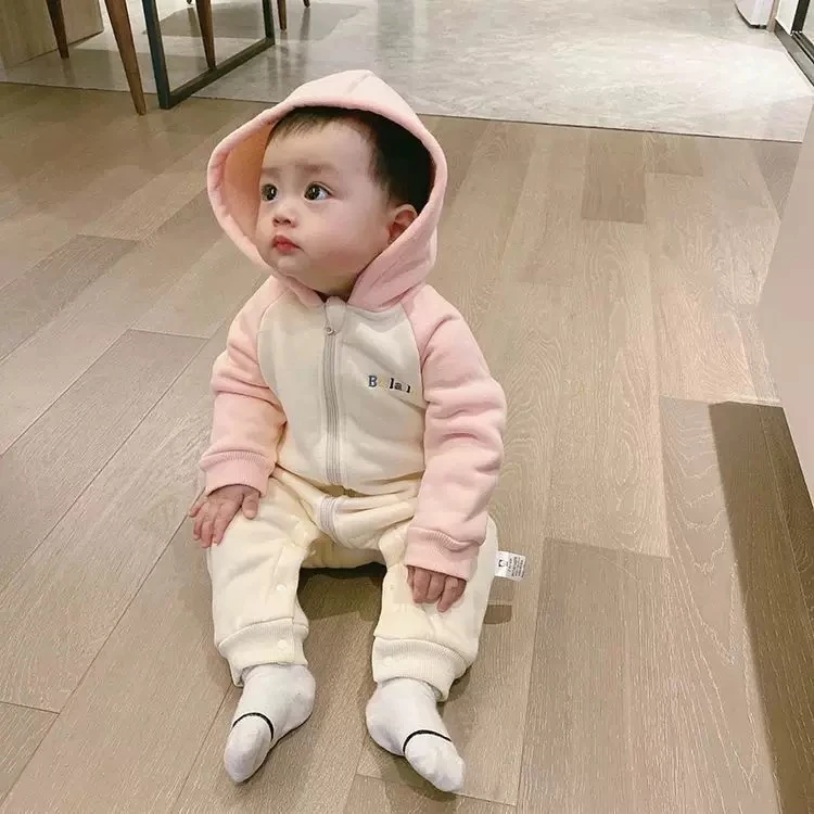 新款哈衣爬服春秋抱抱服宝宝连体衣保暖婴儿可爱洋气外出爬服新款