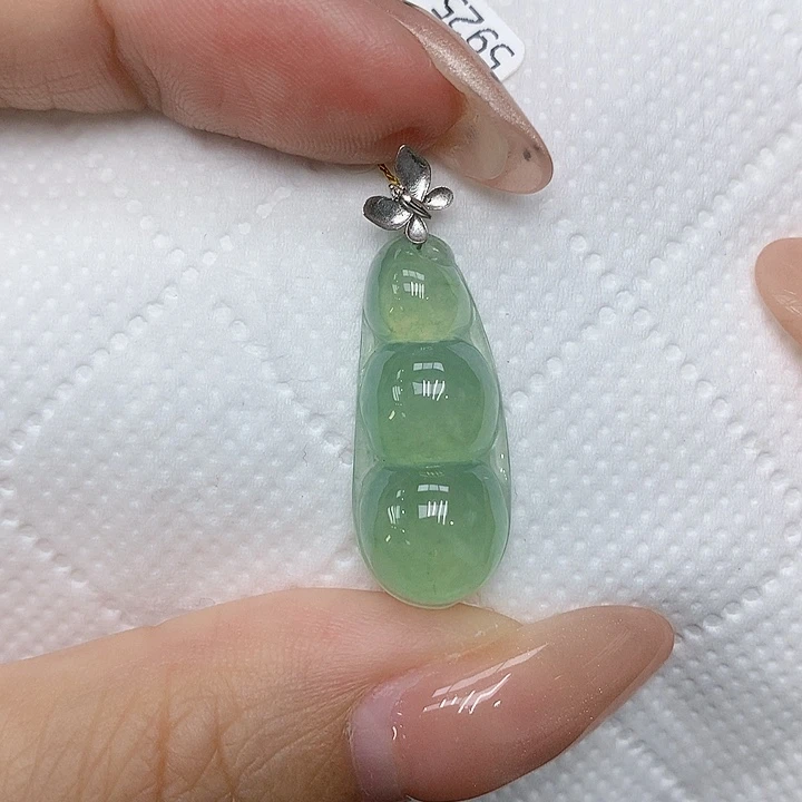 颈饰18K金镶嵌翡翠