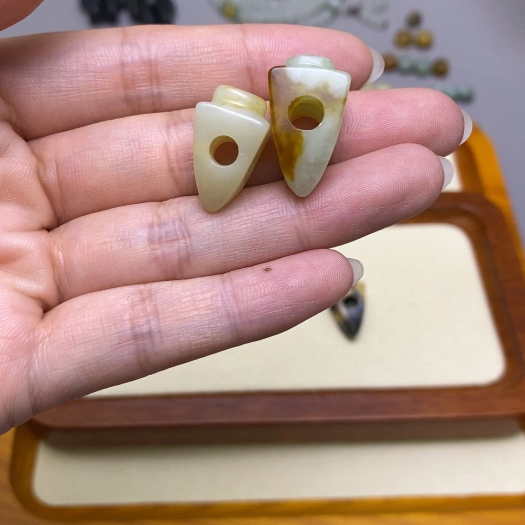 芬***织蛇纹石玉未镶嵌配饰