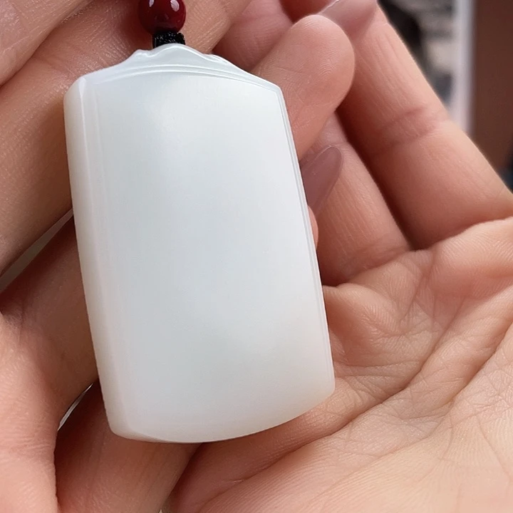 颈饰未镶嵌和田玉（糖玉）