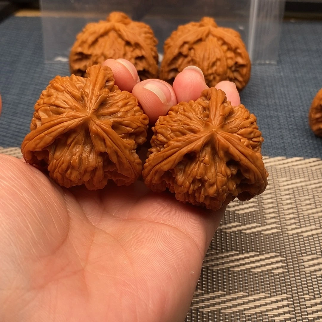 强***哥文玩核桃吊坠三棱