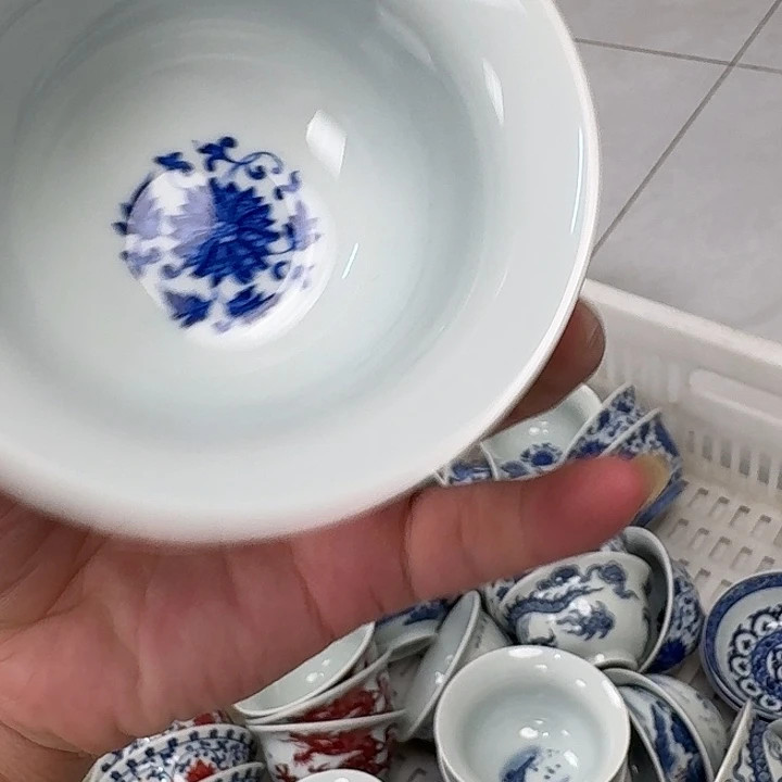 瓷片青花缠枝莲大压手杯景德镇