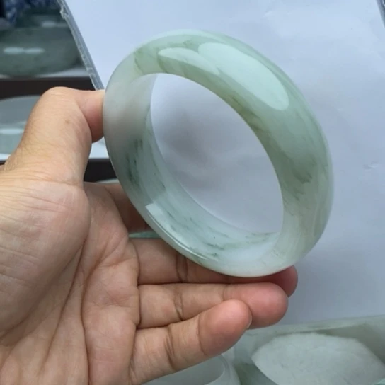 未镶嵌手镯石英质玉（金丝玉）