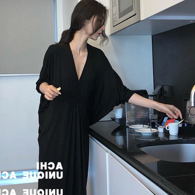 莫代尔连衣裙女春夏季新款欧货宽松大牌性感V领气质黑色中长裙子