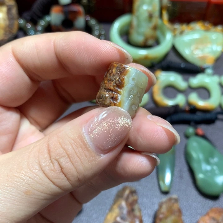 岫岩河磨玉（透闪石质玉）未镶嵌颈饰
