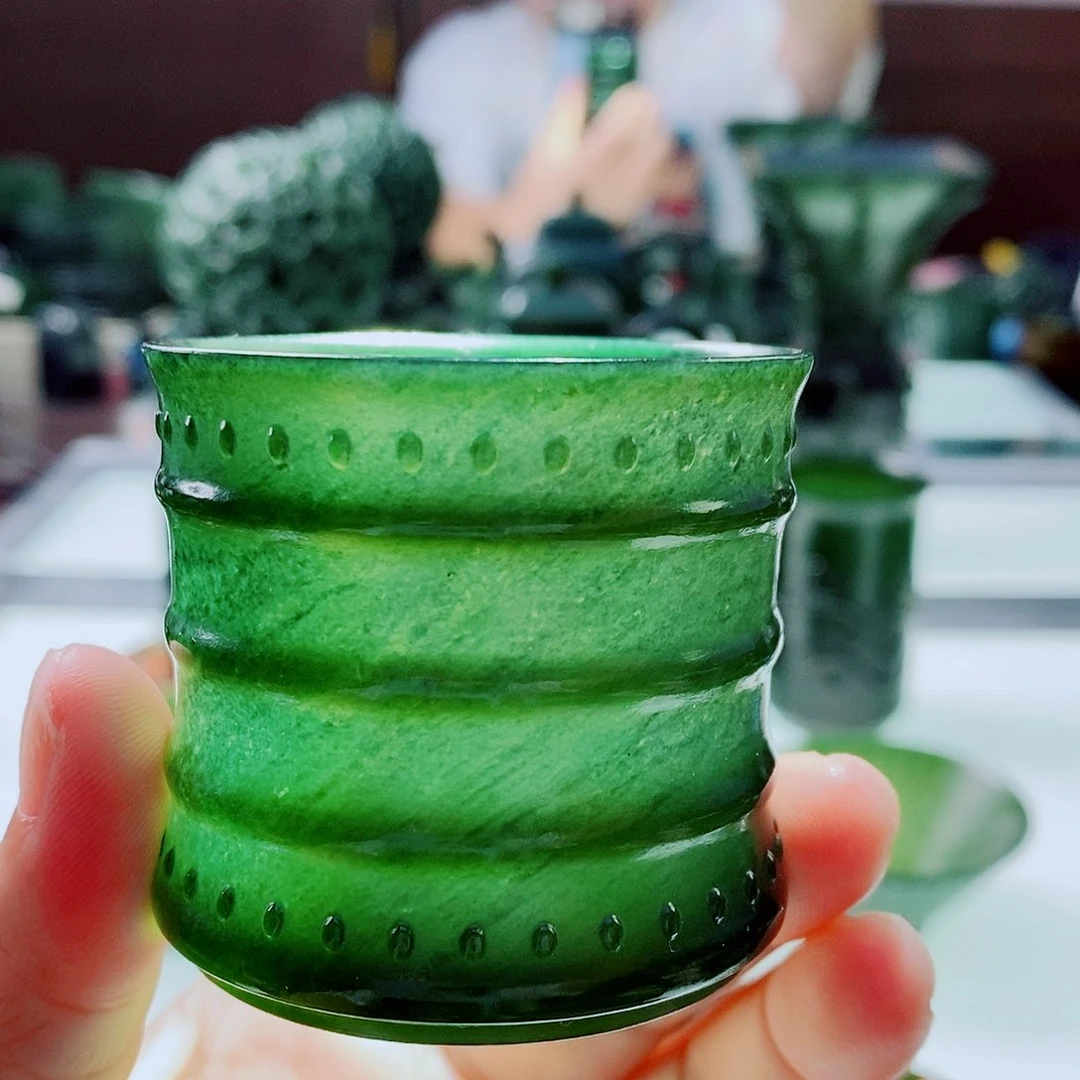 未镶嵌和田玉（青玉）摆件