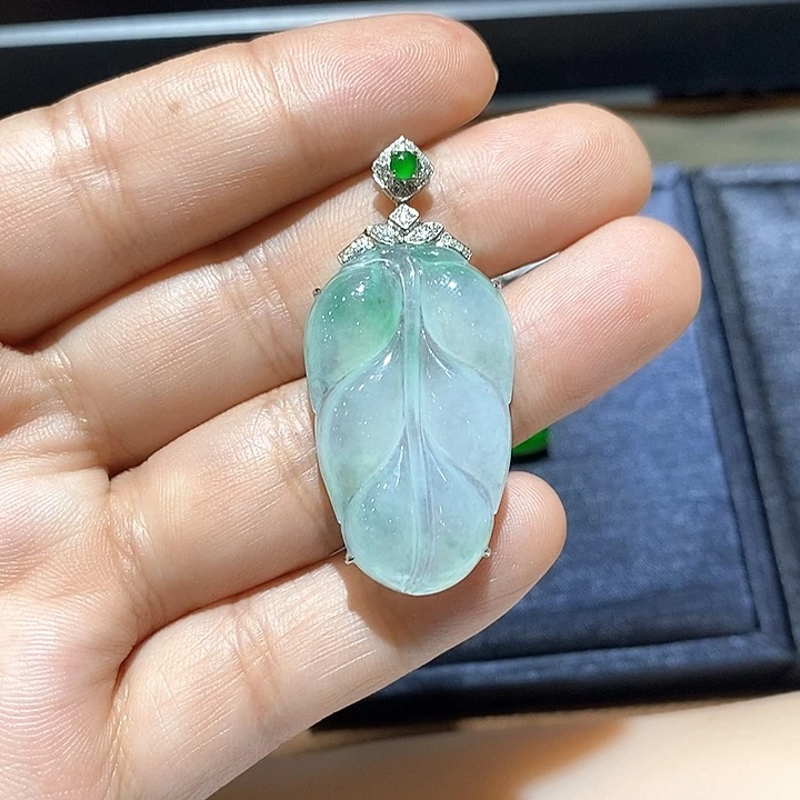 翡翠18K金镶嵌颈饰翡翠挂件