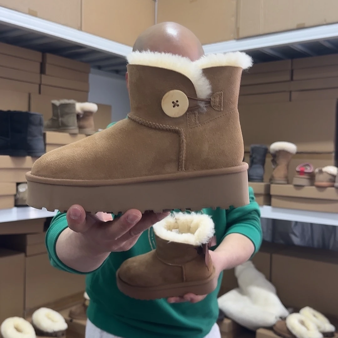 ****a姐专拍，39码栗色，厚底一粒扣