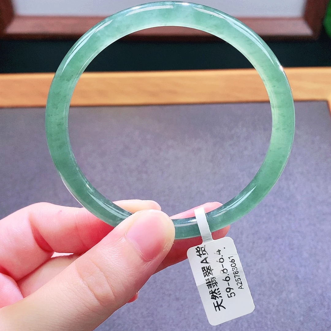 未镶嵌手镯翡翠天然翡翠