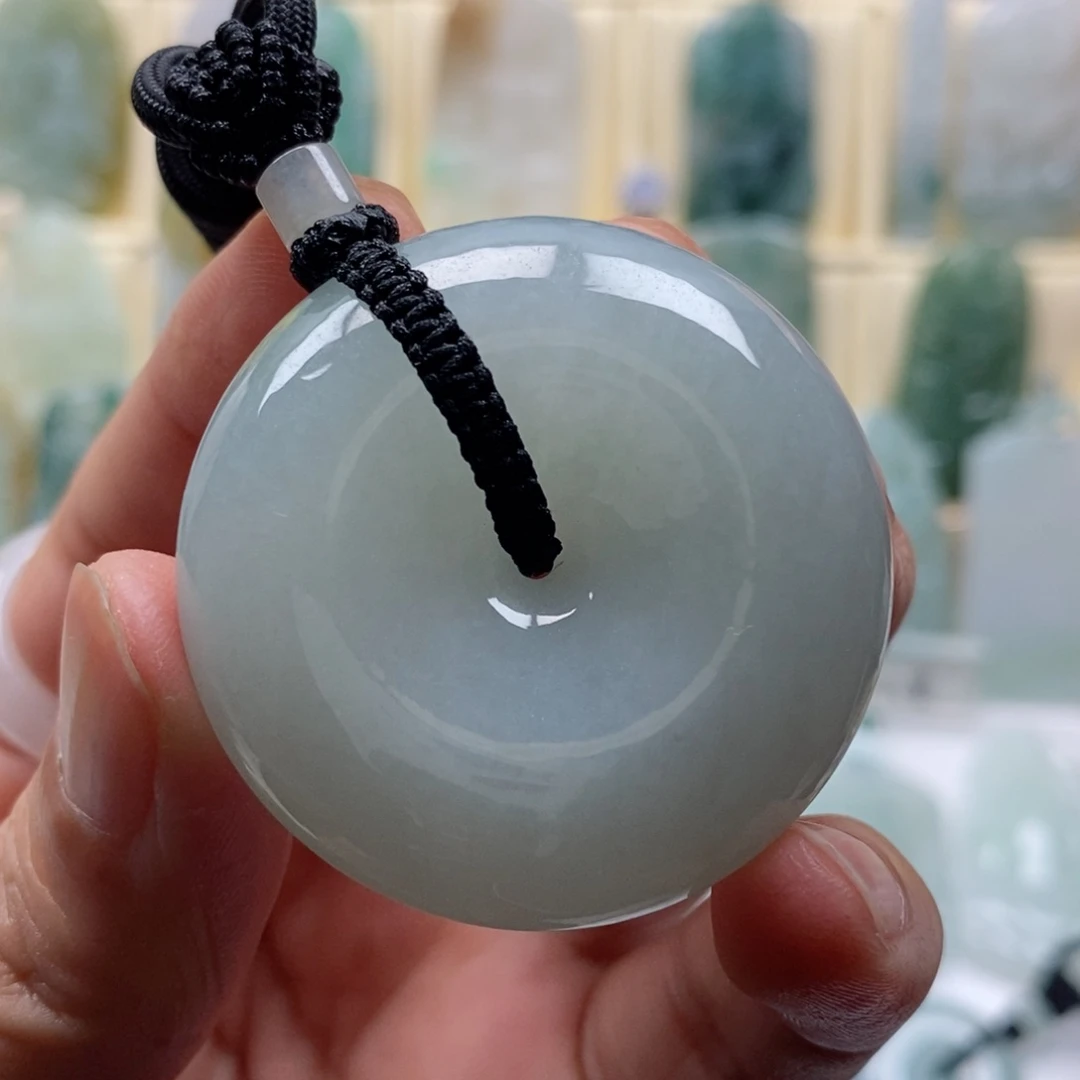 颈饰未镶嵌翡翠平安扣