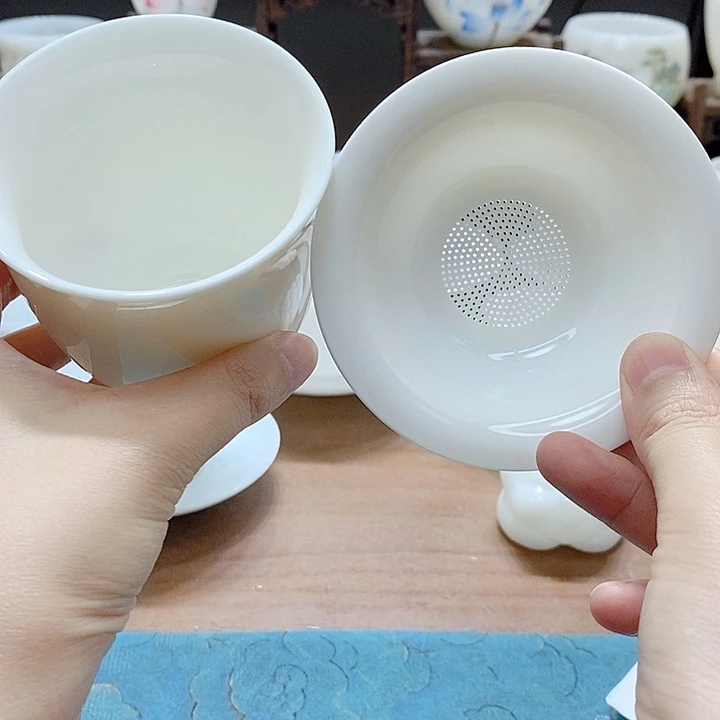鲁***哥瓷片羊脂玉玉瓷盖碗茶杯