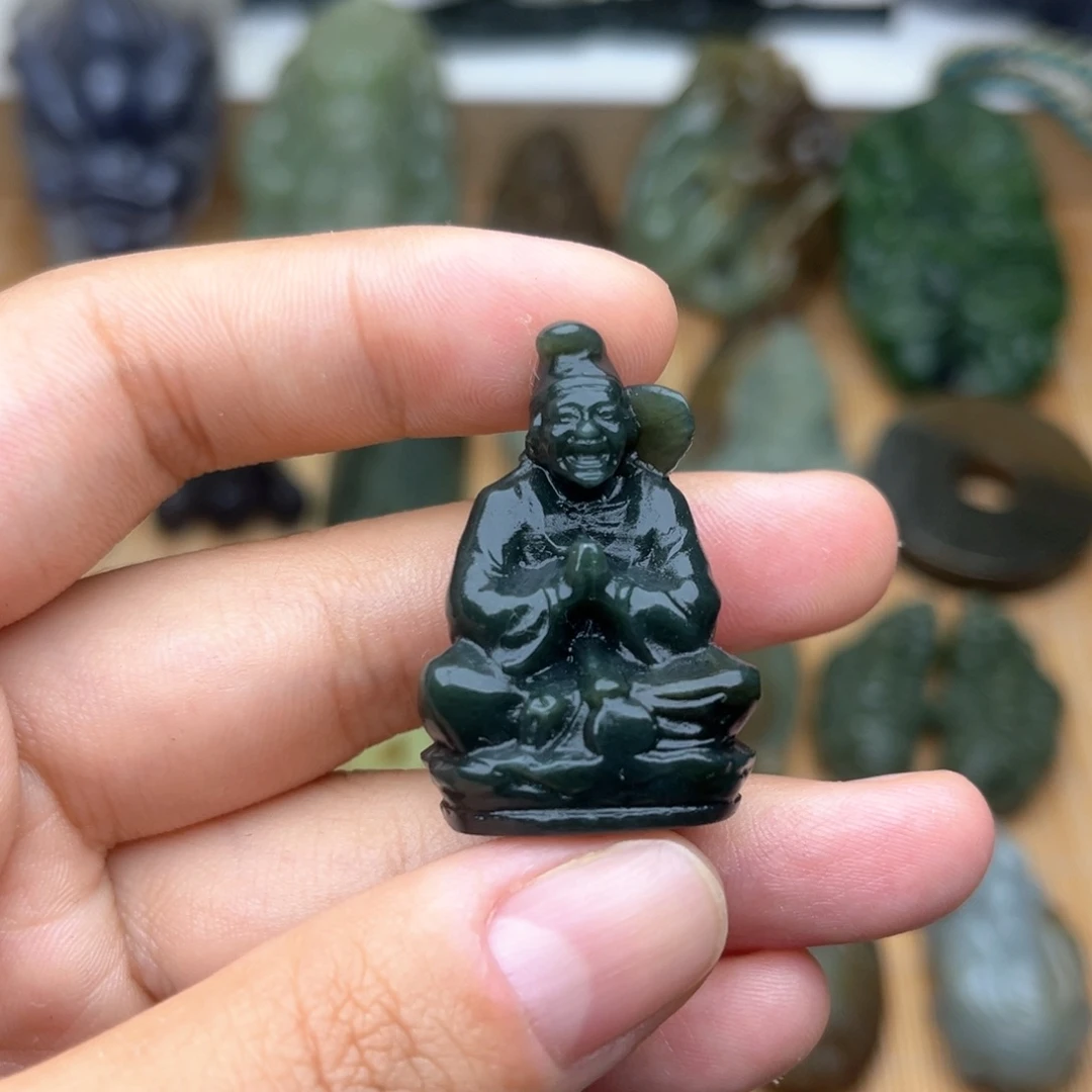 和田玉未镶嵌挂件M****?