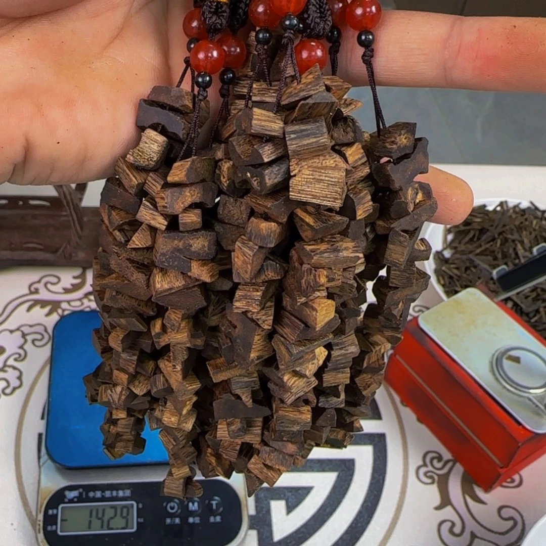 沉香碎屑沉香白棋车挂一条