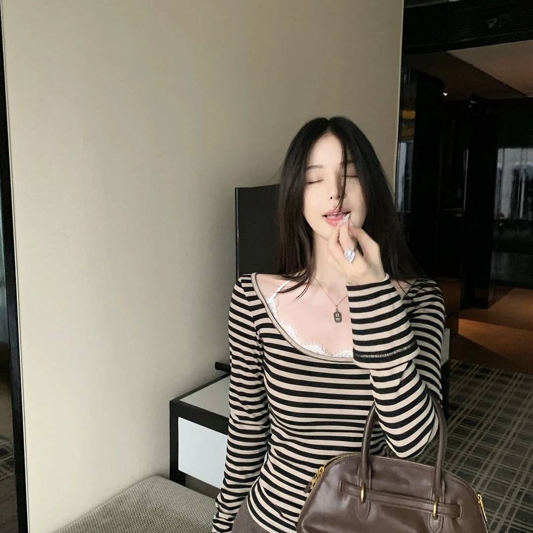 Wuu2sweet吴太甜 条纹舞曲 性感蕾丝拼接长袖t恤女内搭打底衫上衣