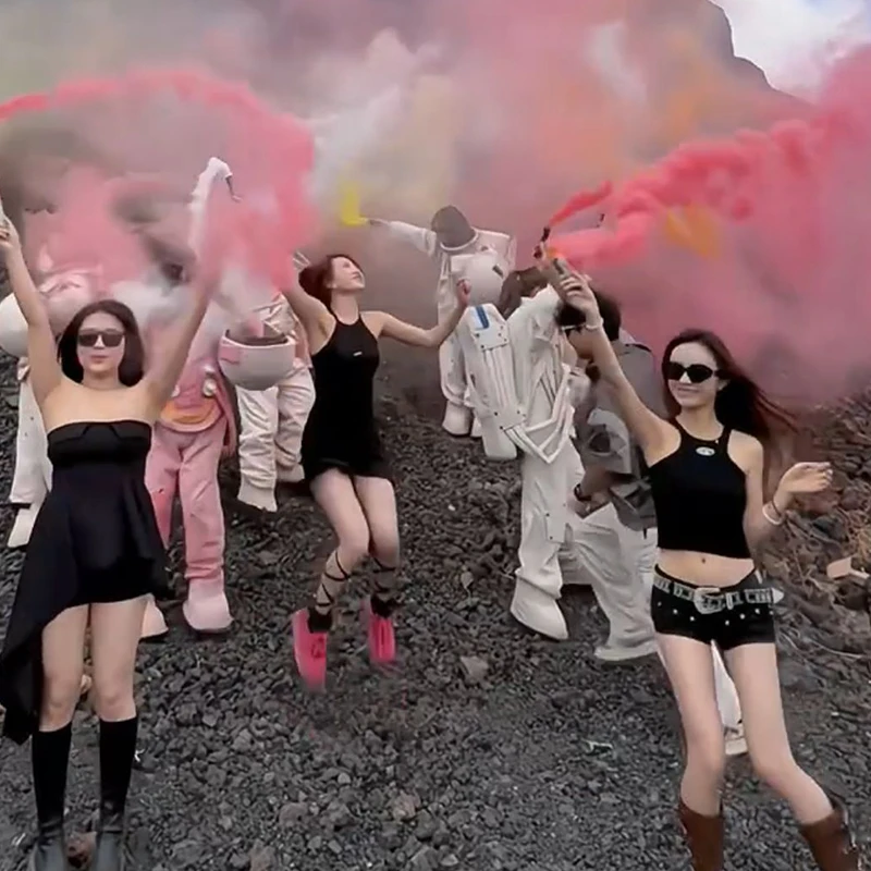 开学典礼团建彩跑粉烟雾拍摄道具户外登山爬山手拉烟雾棒拍摄神器