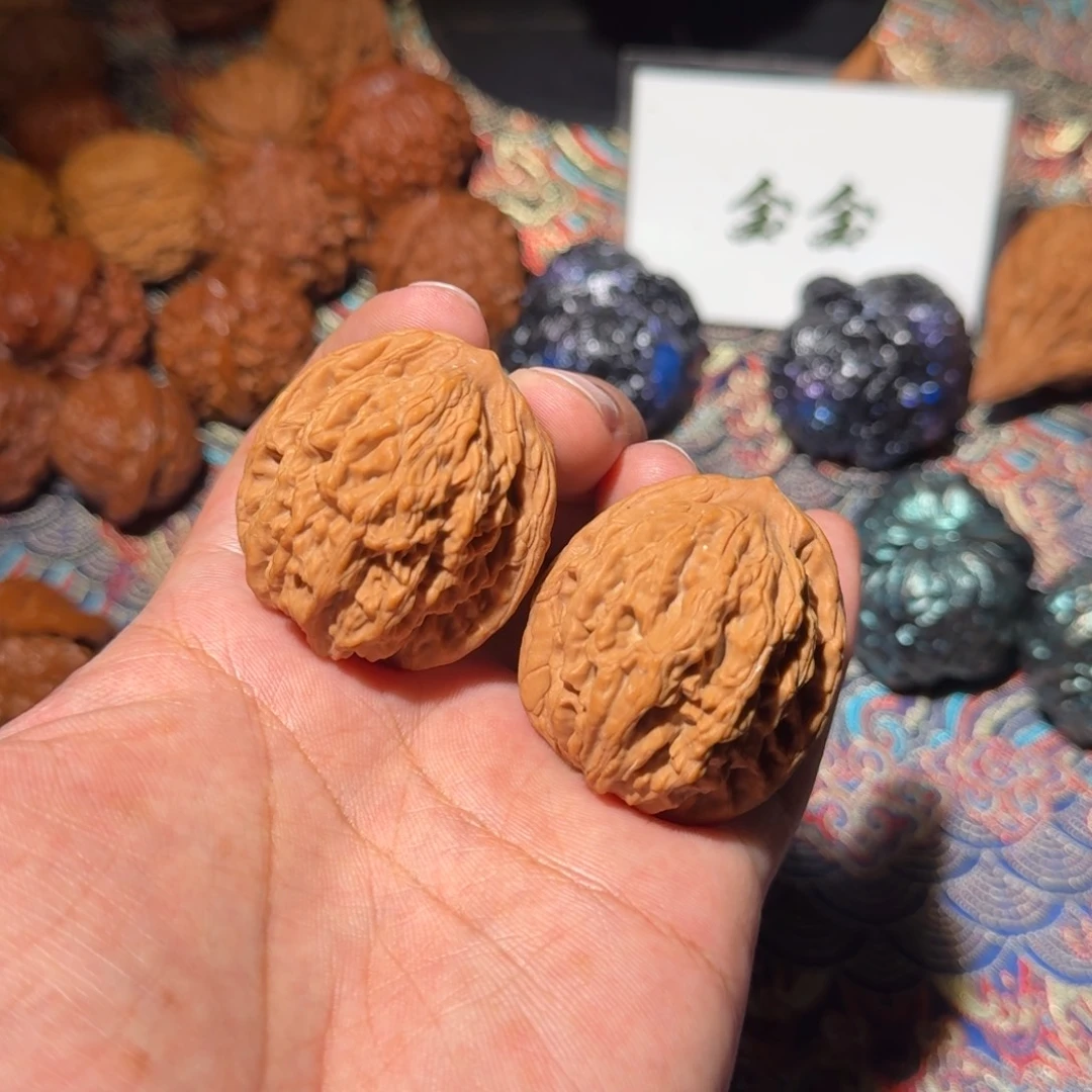 文玩核桃把件060虎头，尺寸38