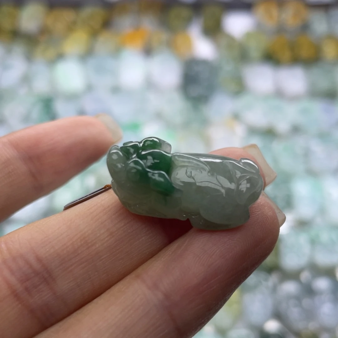 颈饰未镶嵌翡翠貔貅