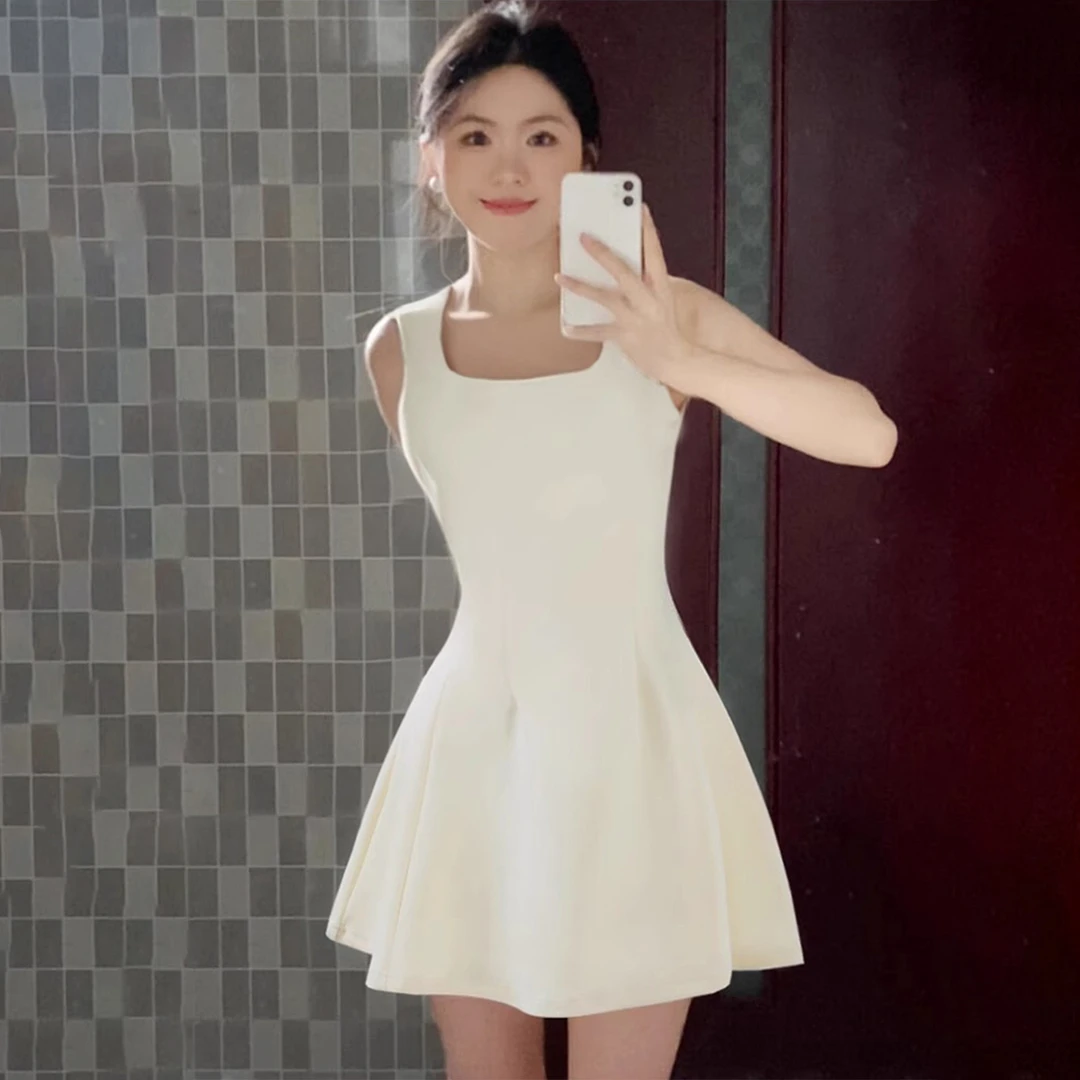 白色方领无袖连衣裙女夏日绝美小白裙子掐腰a字小个子赫本风短裙