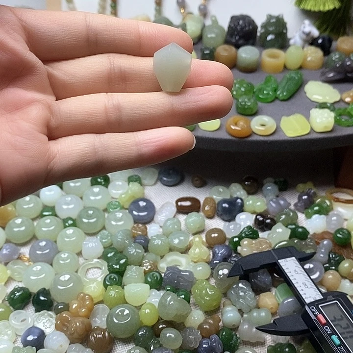 未镶嵌和田玉挂件三通