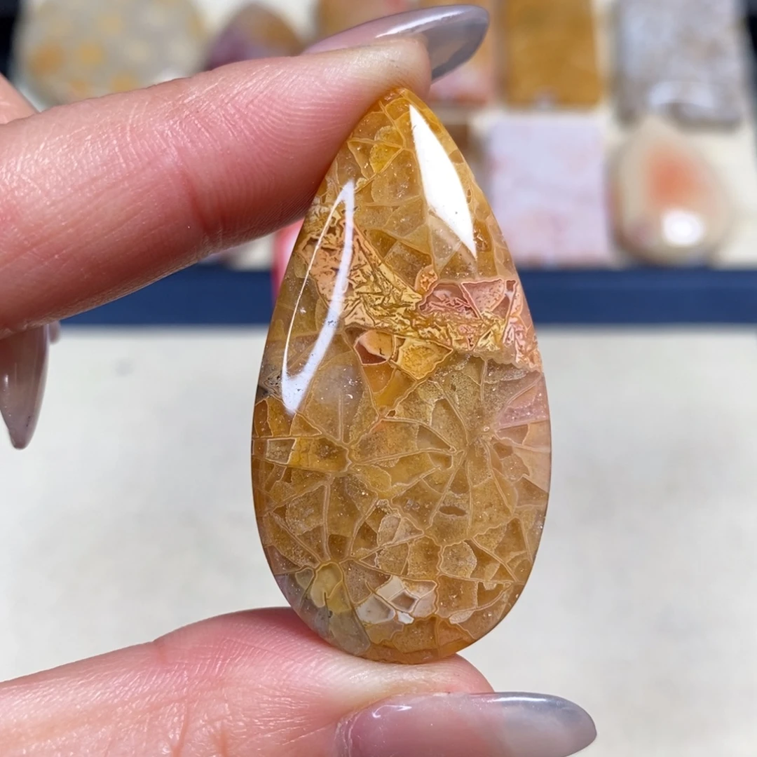 硅化玉未镶嵌吊坠