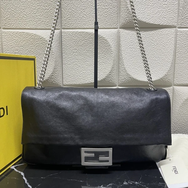 未使用/芬迪/FENDI/市场价38888/单肩包/250715EL0009