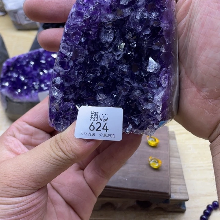 未镶嵌水晶大型摆件（非配饰）