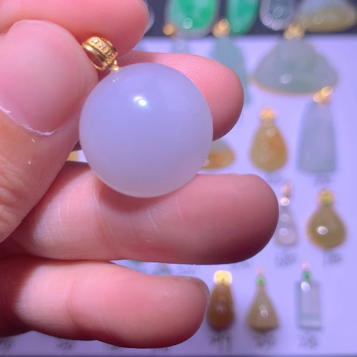 颈饰18K金镶嵌翡翠翡翠