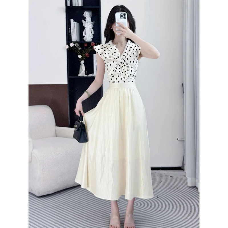 独特超好看无袖波点上衣女夏季新款高级感宽松气质半身裙子两件套