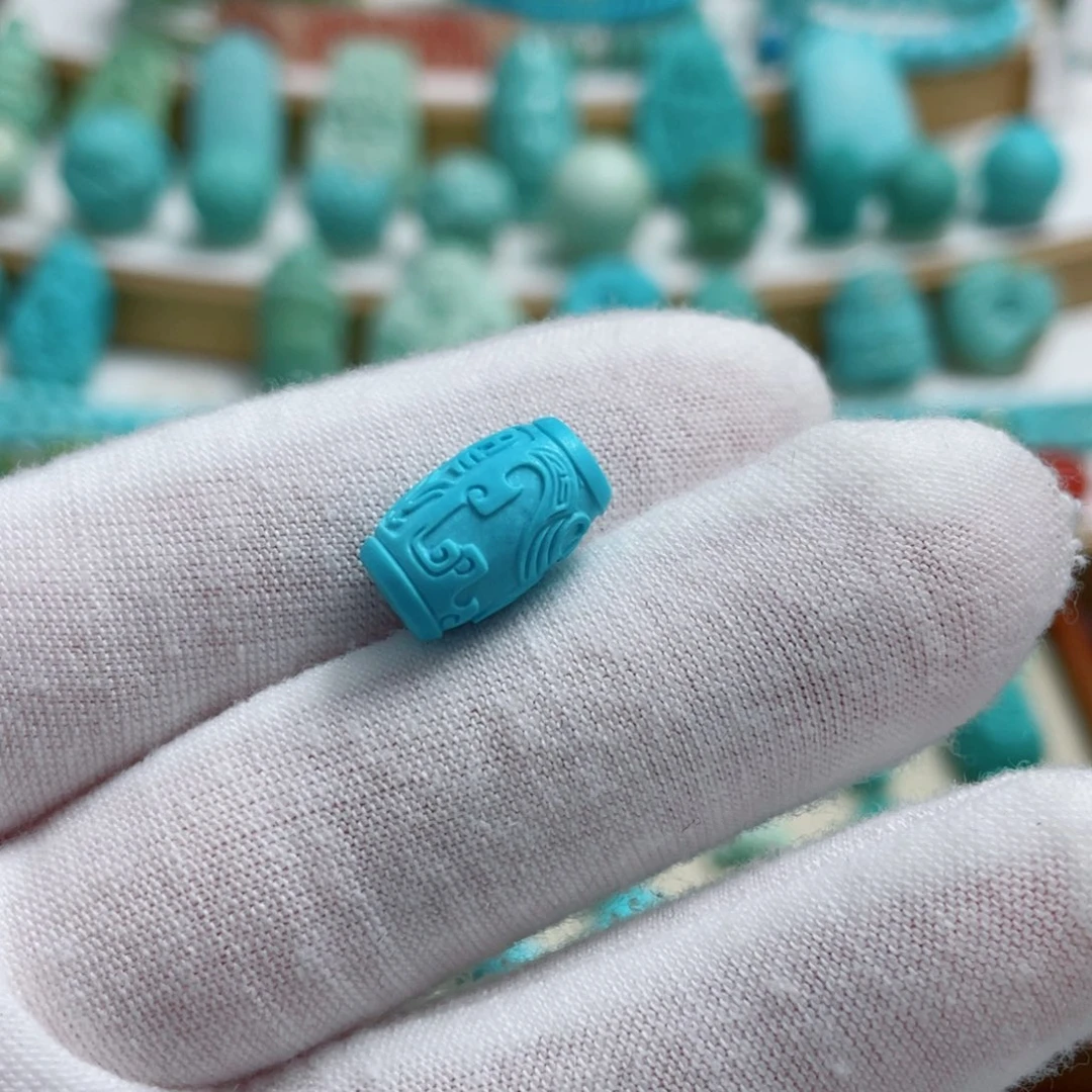 绿松石未镶嵌珠宝奇石