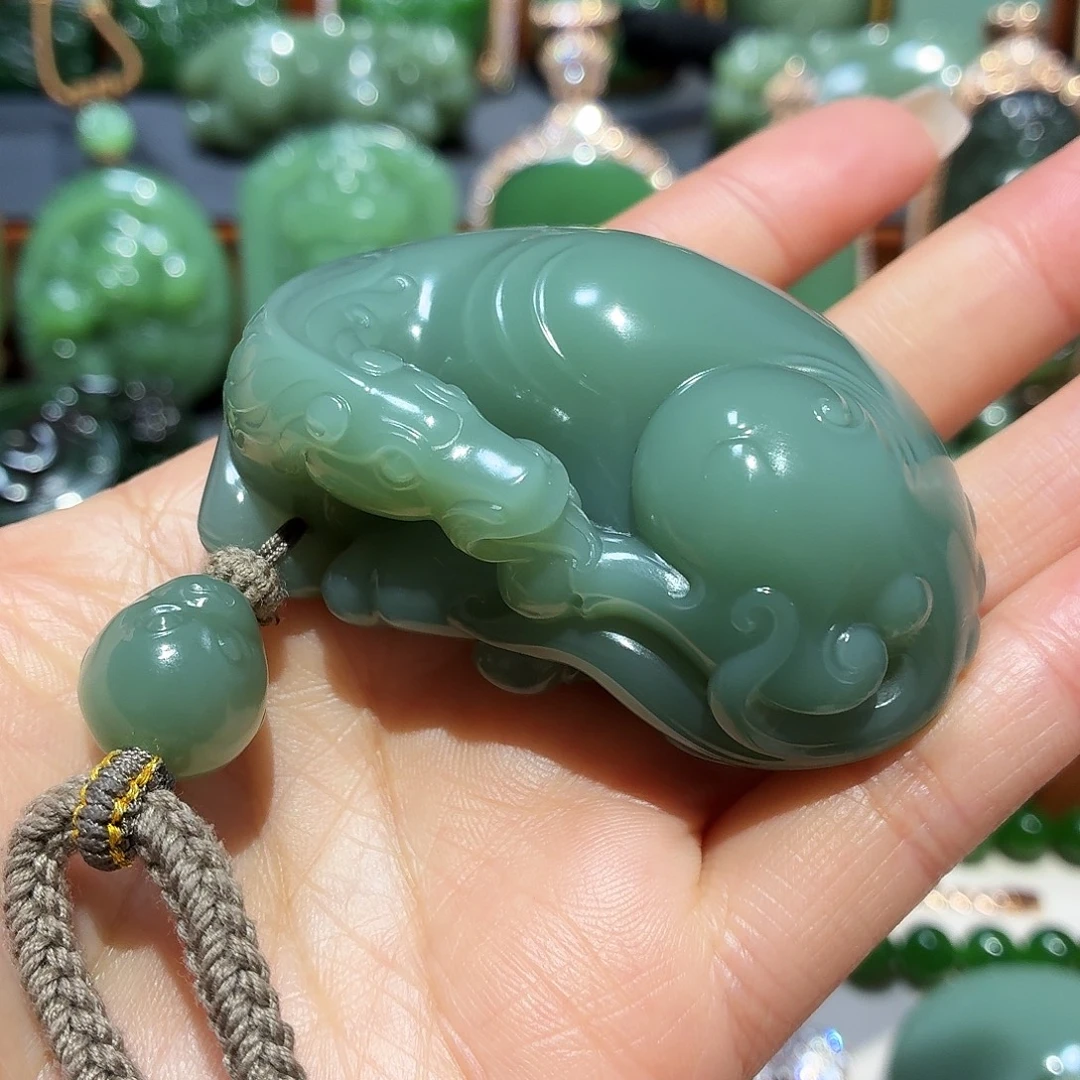 和田玉未镶嵌把件