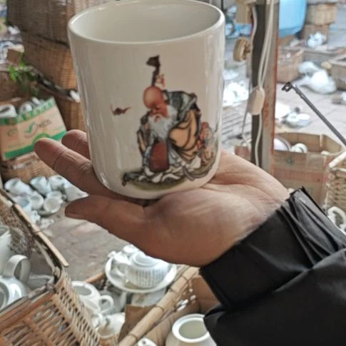 库存微瑕老寿星笔筒