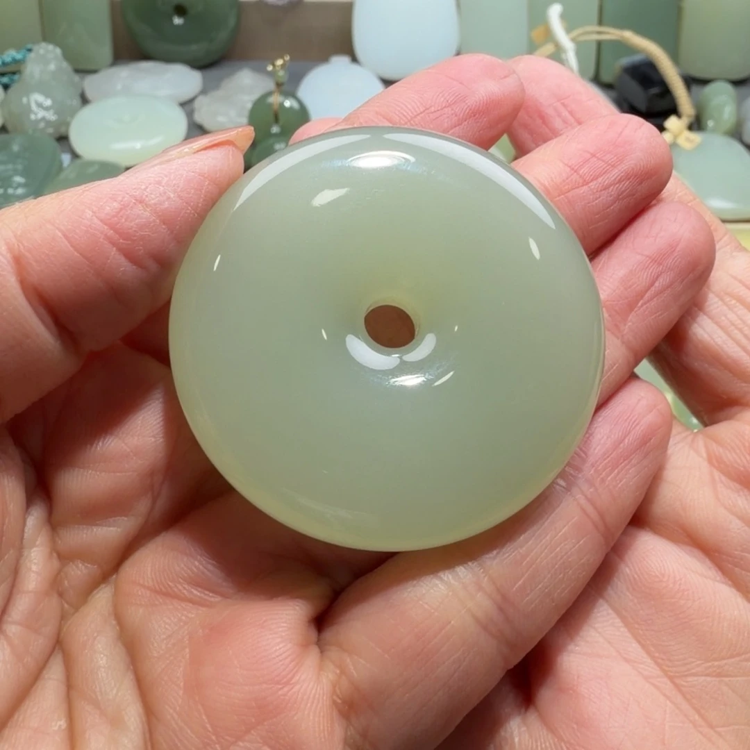 用***2和田玉未镶嵌颈饰