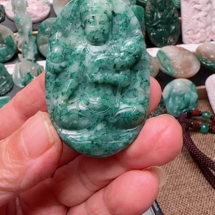 独山玉未镶嵌颈饰