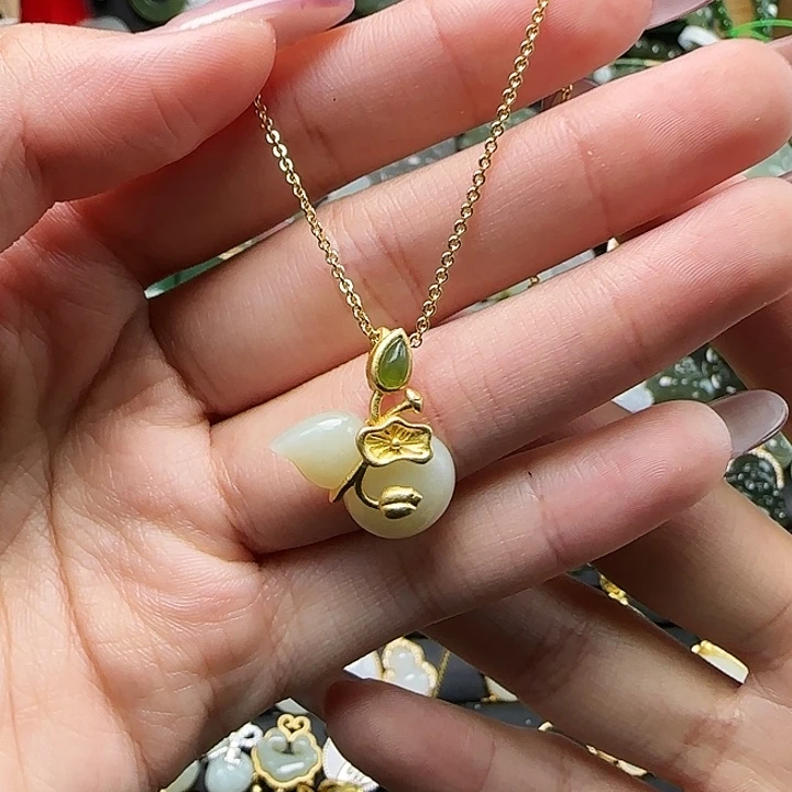 和田玉银S925镶嵌吊坠(赠链)