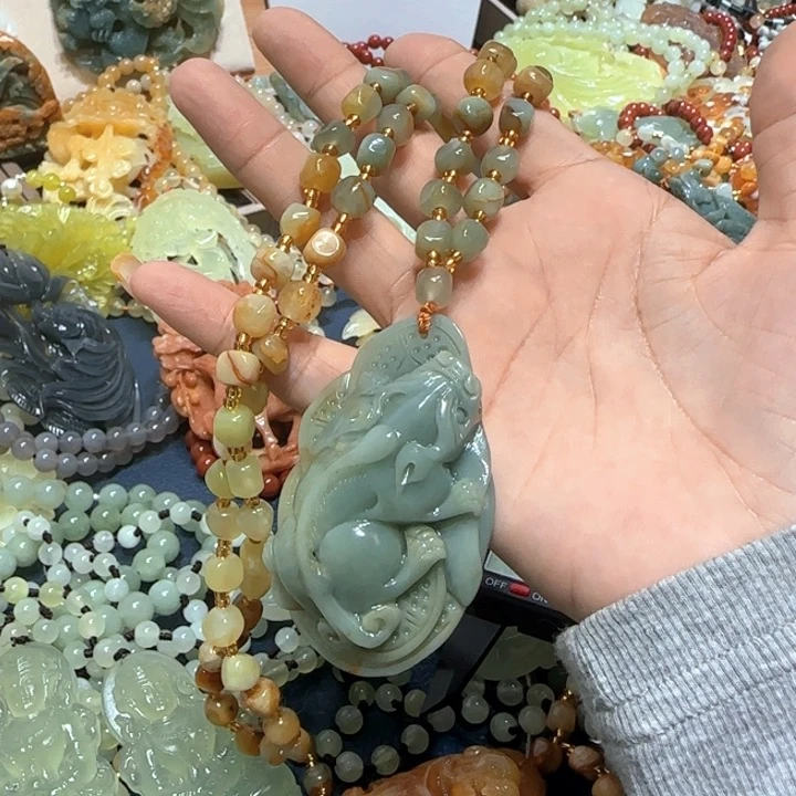 未镶嵌蛇纹石玉吊坠