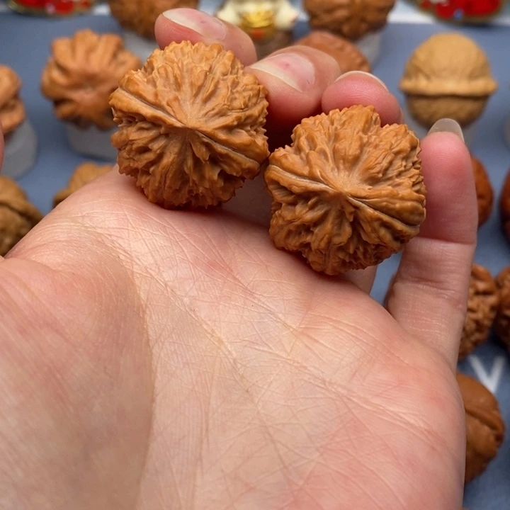 文玩核桃把件小狮子头