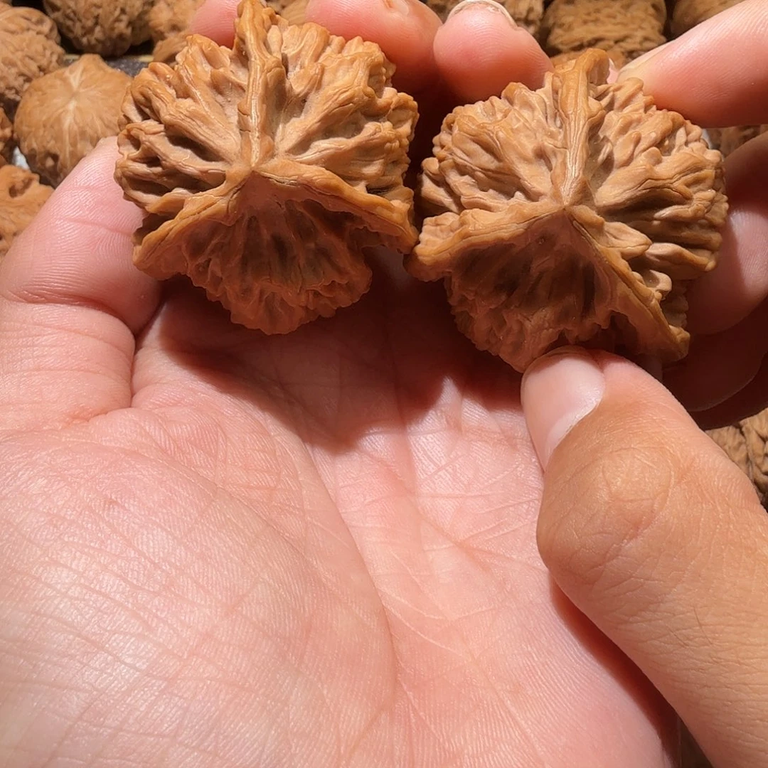 文玩核桃吊坠帝王